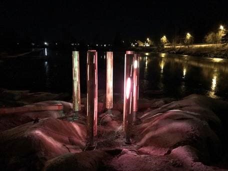 Lysende tømmerstokker